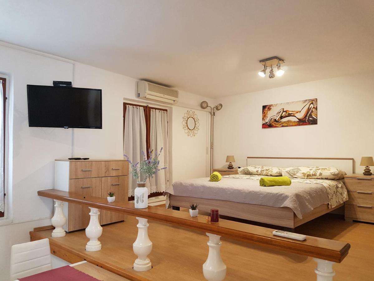 Studio Apartman Jezera Esterno foto